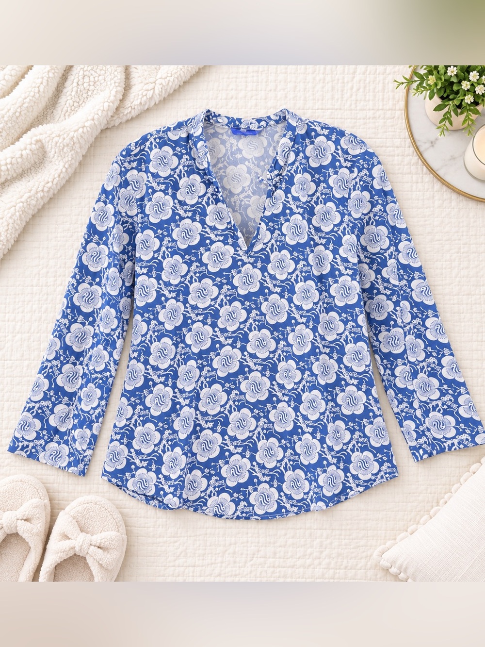 Pine Cone Hill Blue and White Floral Pajama Top Large